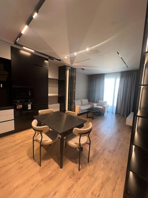 Modern New Near *