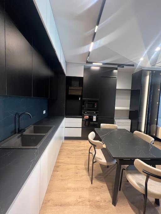 Apartament Modern New Near Tirana